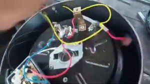 Мультиварка REDMOND , светится но не греет