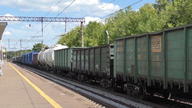 Электровоз ВЛ80С-488 с грузовым поездом смотреть онлайн
