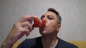 АСМР ИТИНГ. ПЬЮ КОКА-КОЛУ ИЗ БАНОЧКИ. ASMR