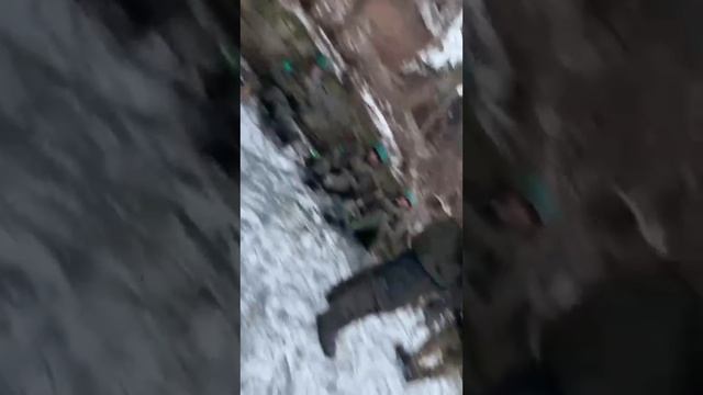 Остатки батальона ВСУ в Артемовске пытаются выяснить, кто пойдет на позицию после их разгрома смотреть онлайн