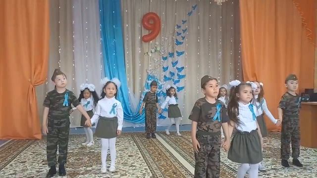 Парный танец "В прифронтовом лесу" смотреть онлайн