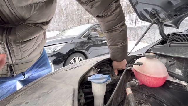 KIA Carnival запотевание фар - замена абсорбента своими руками смотреть онлайн