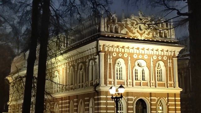 По усадьбе Царицыно без комментариев✅ смотреть онлайн