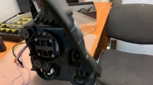 Hyundai Grand Starex установка светодиодных линз.