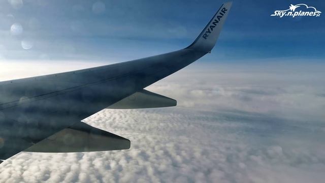 From Oslo to Vilnius on EI-FOT Ryanair Boeing 737-800 + Deicing window view. смотреть онлайн
