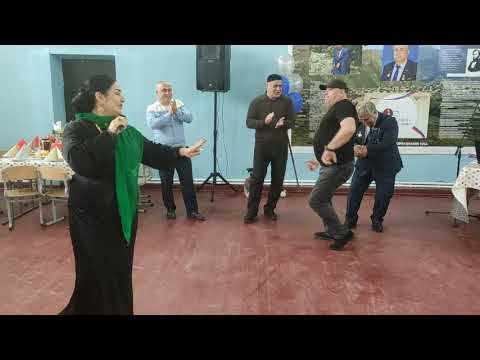 Эльмира Валиева-песня посещает братьям Андийцам.60-летие Джамала Нажмудинова-с.Караузек-06.10.2023г. смотреть онлайн