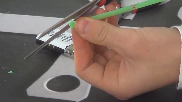 Как сделать Воздушный Моторчик из трубочек своими руками How to make an motor with straws смотреть онлайн