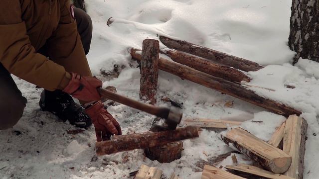 How to use Axe? 5 Bushcraft Skills with Axe смотреть онлайн