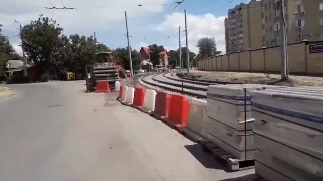 Монтаж трамвайных путей на улице Инструментальная продолжается. Таганрог. смотреть онлайн