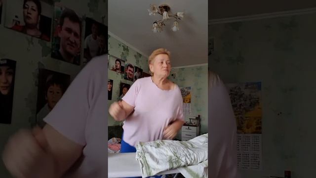 25 січня.Що робила? Заспівала пісню,,Летіла зозуля". смотреть онлайн