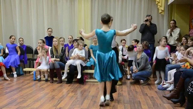 Ваня Златовратский и Аня Росочинская, Самба Танц.праздник в школе, 28 нояб 2013 смотреть онлайн