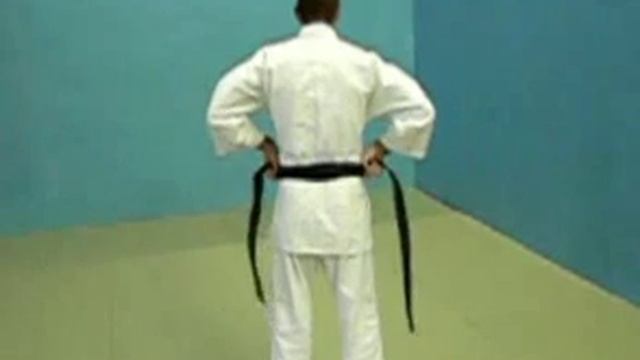 Уроки дзюдо. Как завязать пояс на кимоно для дзюдо. Простой способ. смотреть онлайн