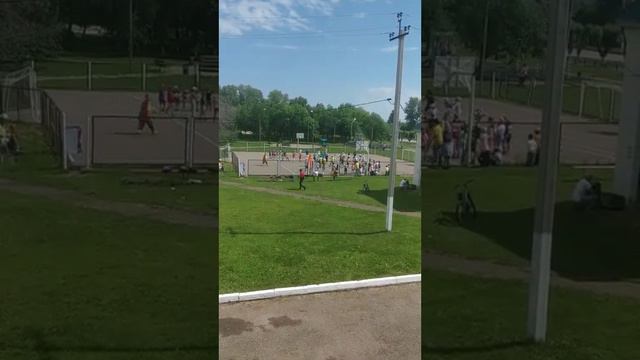 Первый подарок на мое ДР. Детские мероприятия в разгаре смотреть онлайн
