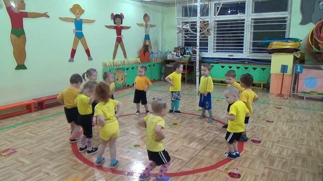Утренняя гимнастика во второй младшей группе "Уточка" смотреть онлайн