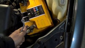 Правильная последовательность отключения аккумулятора на автомобиле.