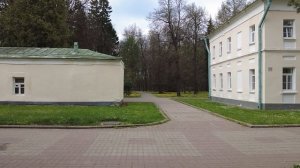 На отпевании молодого парня, священник увидел странную деталь... А спустя минуту церковь вздрогнула