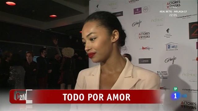 MARIO CASAS y BERTA VAZQUEZ - noviazgo смотреть онлайн