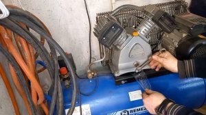 Можно ли заливать моторное масло в компрессор?