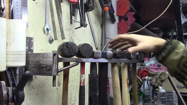 Поворотный кронштейн для хранения молотков смотреть онлайн