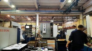 Работа кипит .Токарный двух шпиндельный станок Siemens Sinumerik 840. Чехия