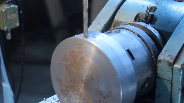 Фрезерная обработка изделий из металла на Широкоуниверсальном фрезерном станке смотреть онлайн