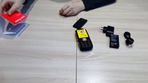 Телефон BQ-2430 Tank Power black+gold