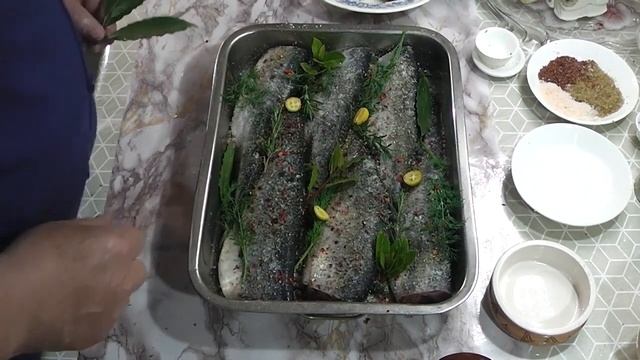 Новогодний посол селёдки и способы её подачи к праздничному столу. смотреть онлайн