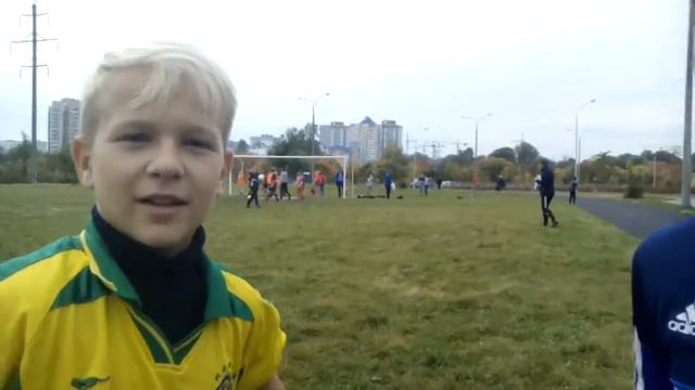 Слава играет за школу.Выиграли!5-0 смотреть онлайн