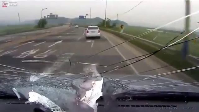 Почему нужно соблюдать дистанцию!смотреть до конца! смотреть онлайн