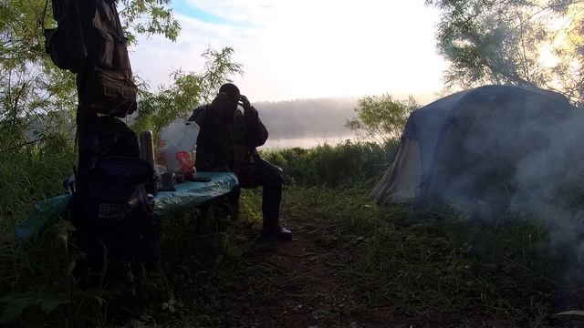 Первая в этом году рыбалка с ночёвкой. смотреть онлайн