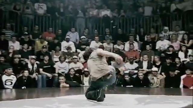 Red Bull BC One 2004 - Omar vs. Ronnie (HQ) смотреть онлайн