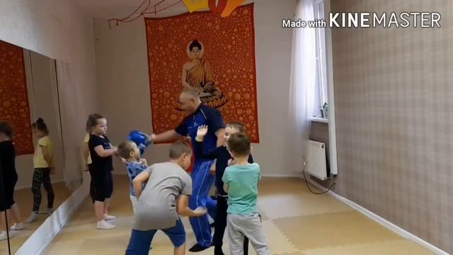 Ушу Цзы Жань Ли дети Самозащита для взрослых смотреть онлайн