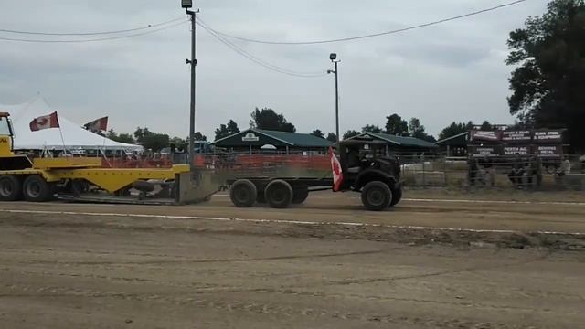 1943 CMP 6x6 C60X truck pulling смотреть онлайн