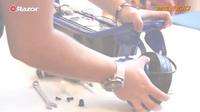 Motor replacement on a Razor Power Core E100 смотреть онлайн