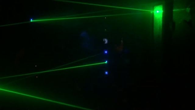 My Friend Playing Beam Breaker in Lazer Frenzy at Provo Beach Resort смотреть онлайн