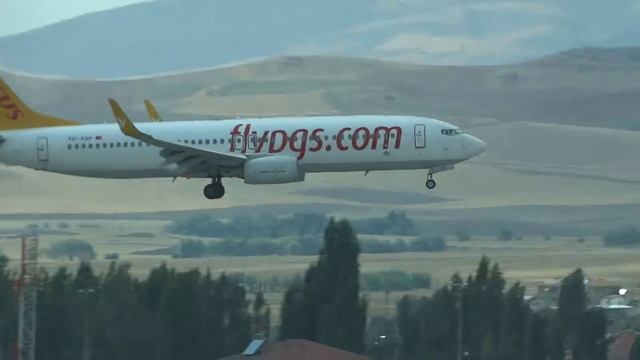 Esenboga Airport LTAC/ESB Pegasus TC-ASP land 080814 смотреть онлайн