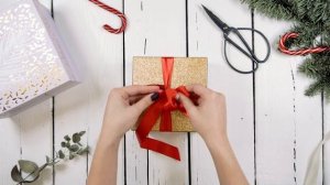 Как завязать бант. Как завязать бант на подарке. Красивая упаковка  с бантиком