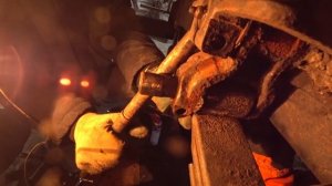 ХЁНДАЙ 120  РЕМОНТ  ЗАДНЕЙ РЕССОРЫ ЧАСТЬ ПЕРВАЯ