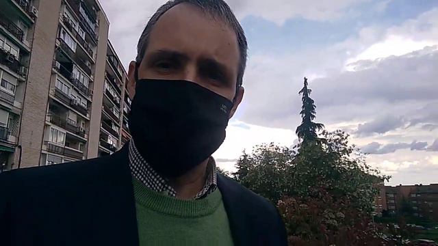 Reyes Maroto se echa en manos del sectarismo y acusa a Santiago Abascal de enviarle la navaja смотреть онлайн