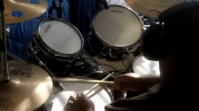 L. Andre Patterson and the S.H.O.P. Choir - The Lord Is Blessing Me (Drum Cover) смотреть онлайн