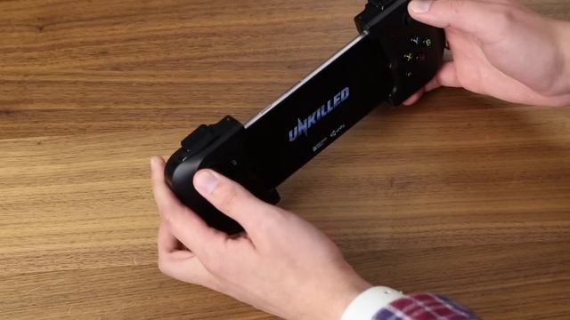 Играем на iPhone с геймпадом смотреть онлайн