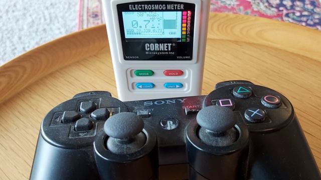 Playstation 3 EMF levels tested - Cornet ED88T plus - RF radiation смотреть онлайн
