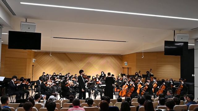 Viola Concerto: I - Andante comodo - by William Walton смотреть онлайн
