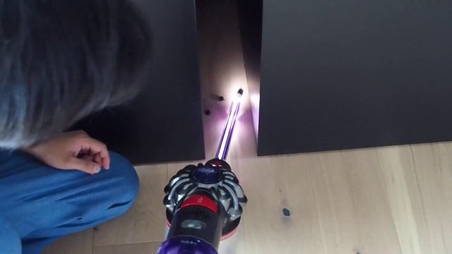 Dyson V8 Slim смотреть онлайн