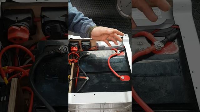 DIY VW Crafter self build camper van AGM batteries смотреть онлайн