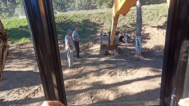 Болтовня. Толкаем трубу в гильзу под дорогой. смотреть онлайн