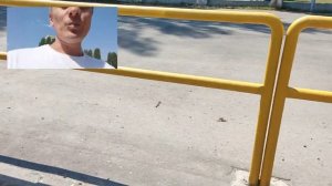 Уроки автоинструктора - простой способ определить  как близко к бордюру правая сторона автомобиля.