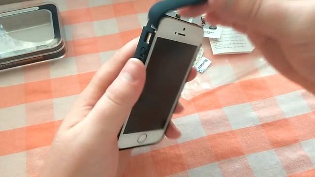 Крутой чехол - power bank на 4000 mAh для iPhone 5/5s/5SE смотреть онлайн