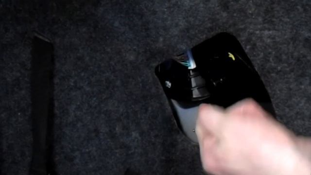 Corolla 200-2006 DIY replace rear tail bulb #CarGuruDIY смотреть онлайн