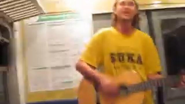 Артем поет в электричке смотреть онлайн